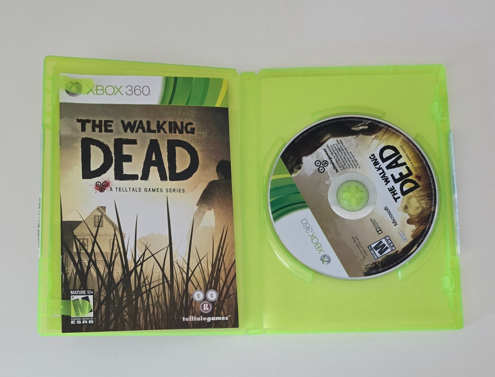 The Walking Dead: A Telltale Series (XBOX 360) CIB