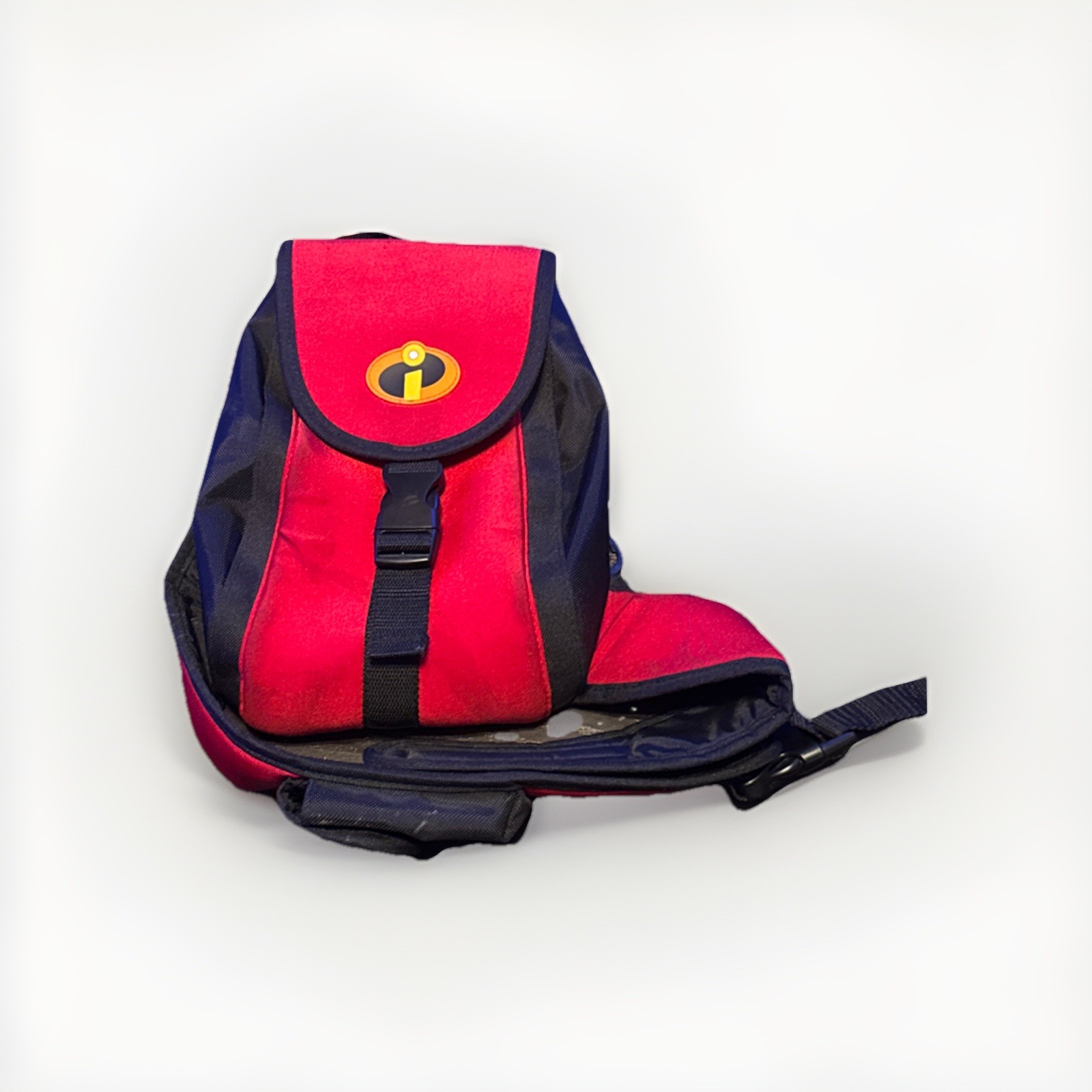 Disney Pixar The Incredibles Sling Bag for Nintendo Gameboy Mad Catz 2004