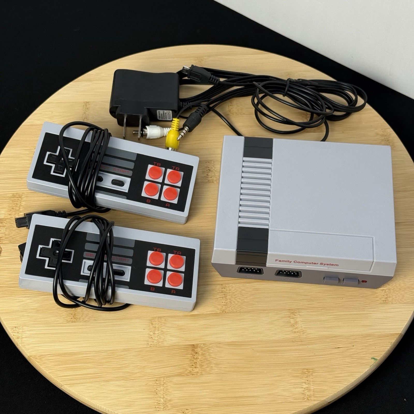 Nintendo Entertainment System Mini Console Family Computer System 100+ Games