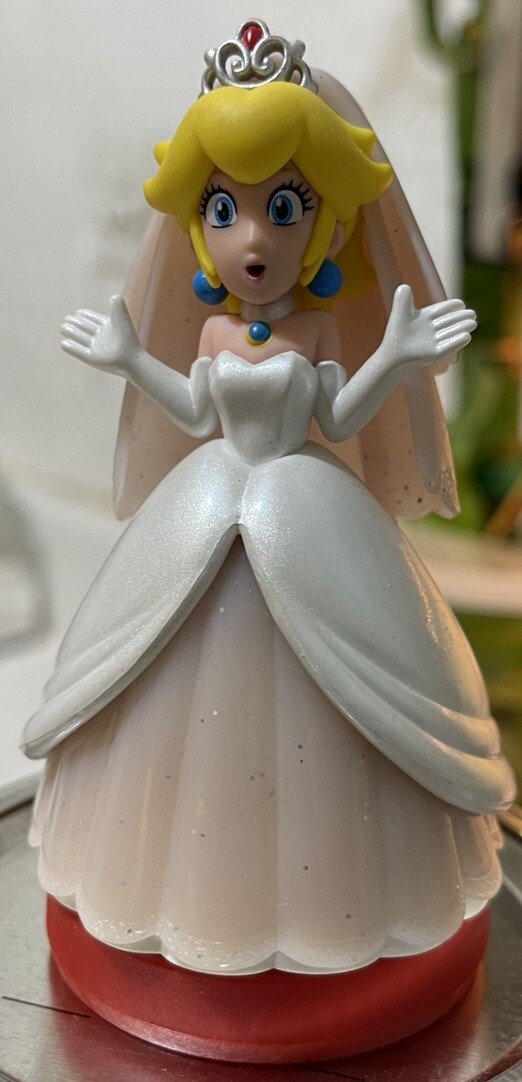 Mario + Peach + Bowser – Wedding 3 Pack Super Mario Oddysey Amiibo Used
