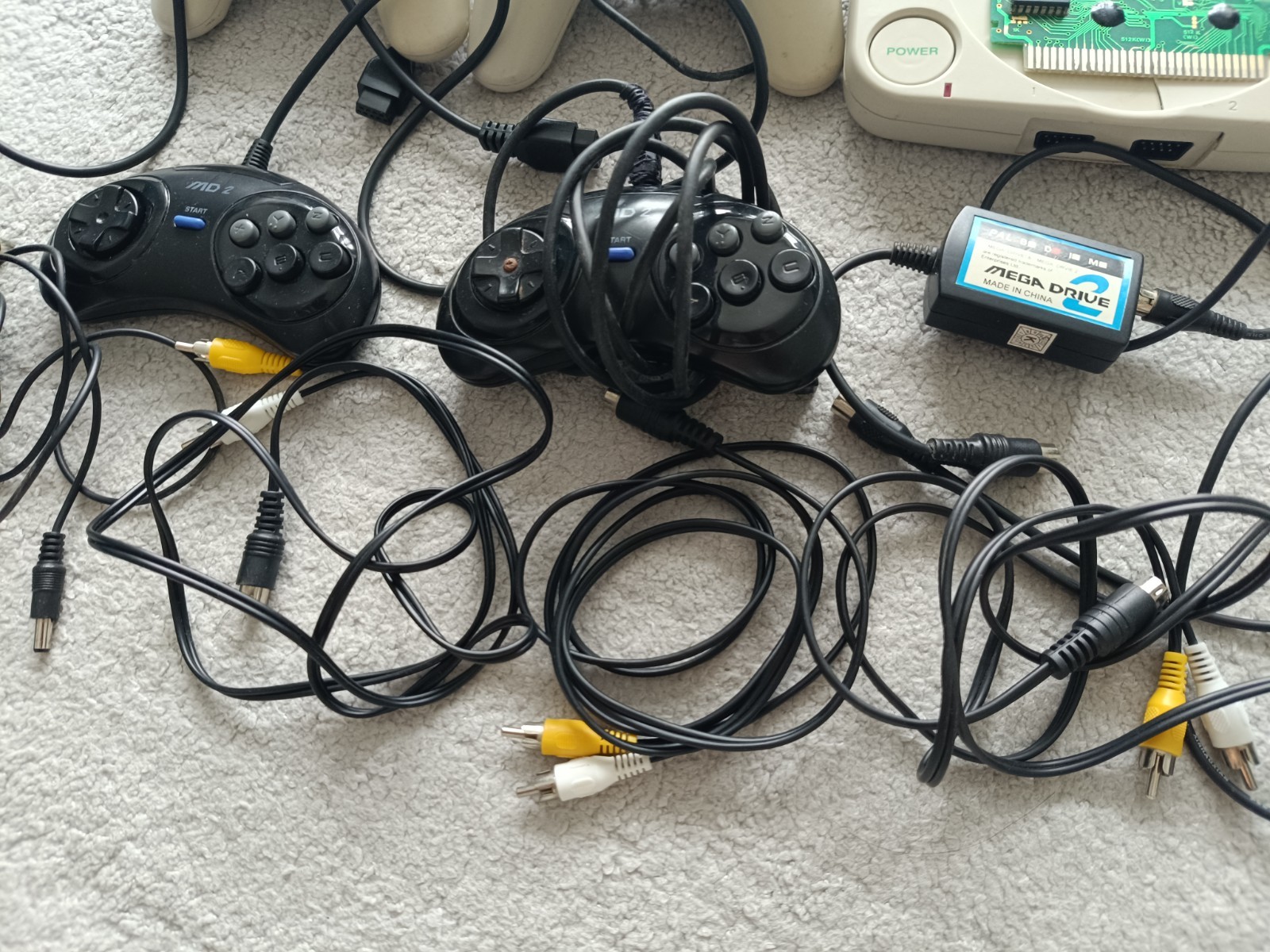 Set of consoles Sega Mega Drive 2.Full set.Cartridge Mortal Kombat 3.Working