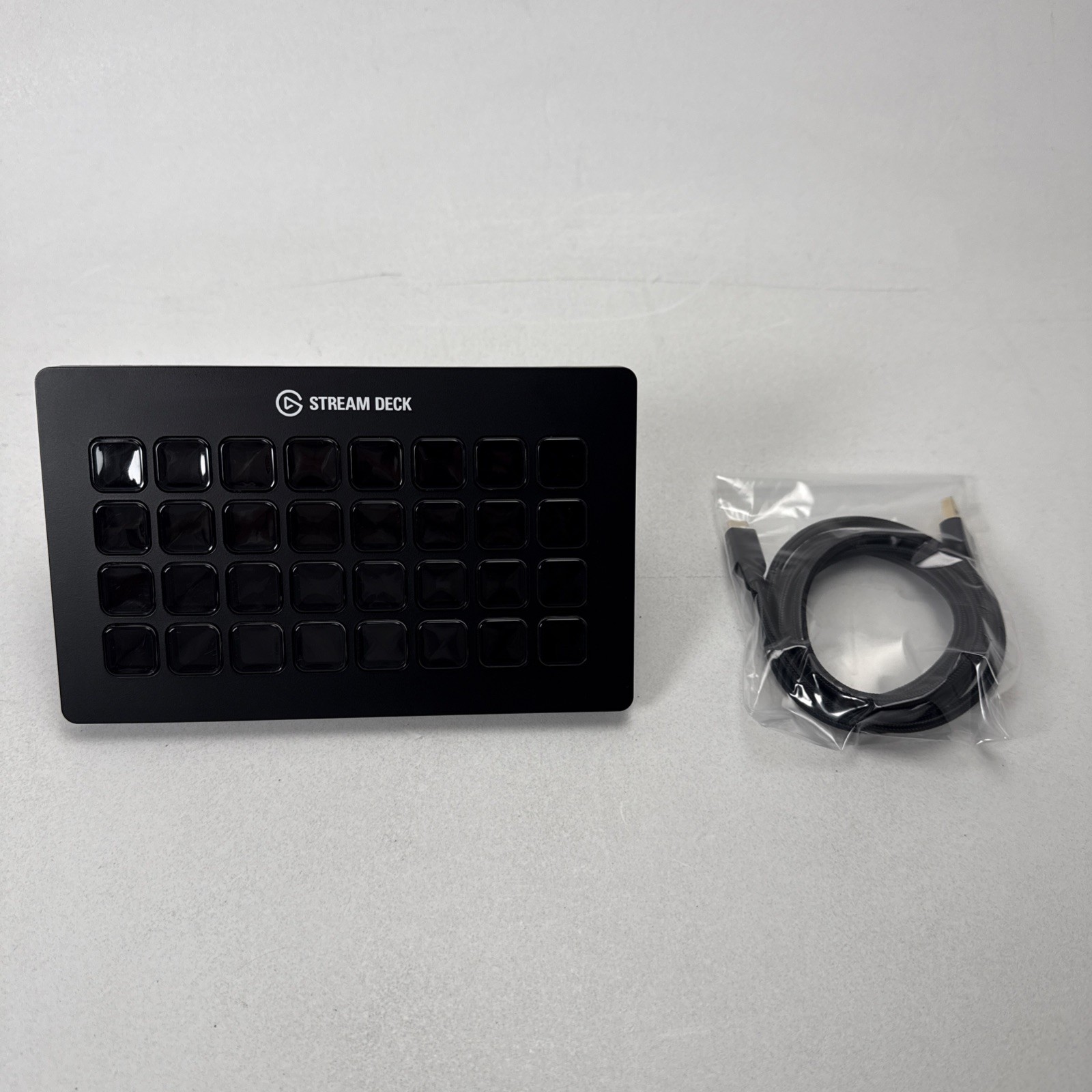 Elgato Stream Deck XL 32-Key Macro Controller Stand USB-C Cable Tested Works