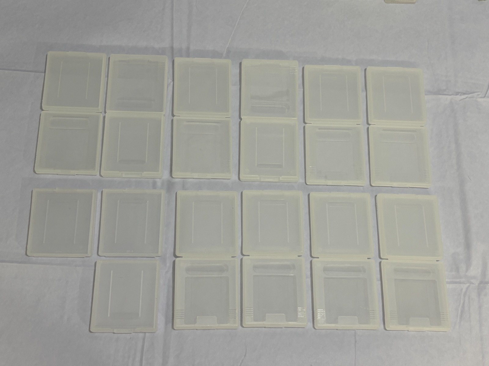 UNBRANDED Nintendo GB & GBC Plastic Gaming Console Cartridges Dust Cover Lot