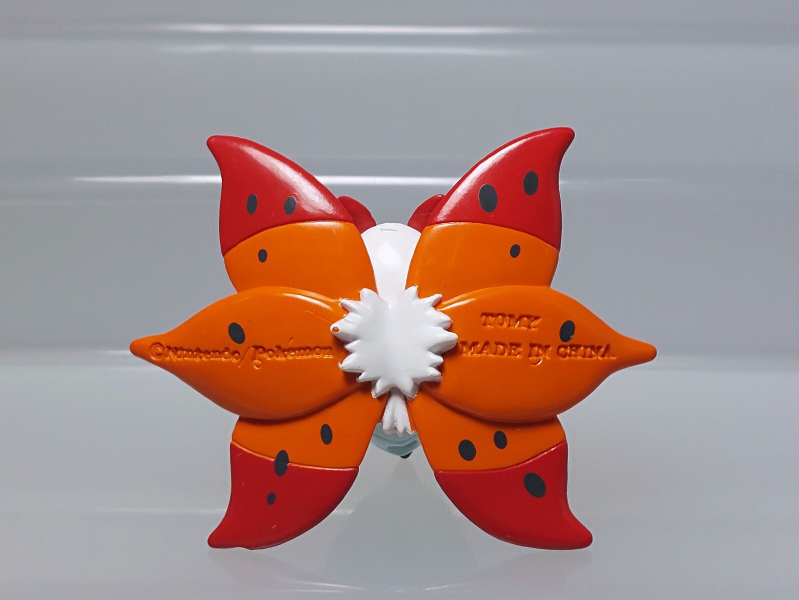 Volcarona Pokemon Monster Collection Figure Takara Tomy 2011 Japan Y05 1.8in