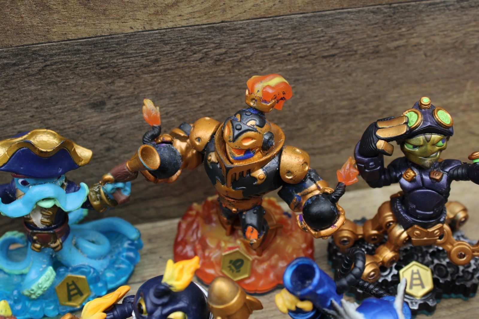 HUGE Lot Of 31 Activision Skylanders Character Figures Mixed Series Action
