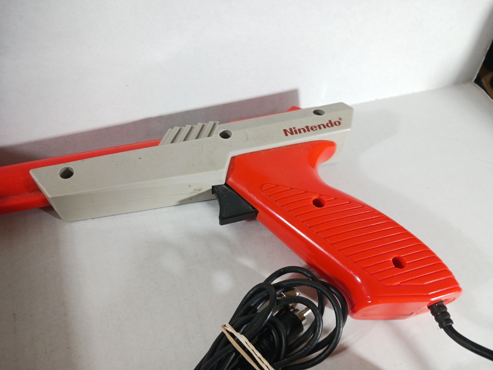 Nintendo NES Console Bundle Tested Cleaned 2 Controllers OEM Cords Mario TMNT