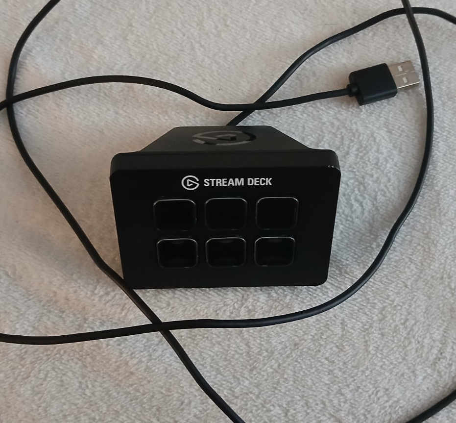 Elgato Stream Deck Mini 6-Key USB Custom LCD Studio Controller (Model 20GAI9901)