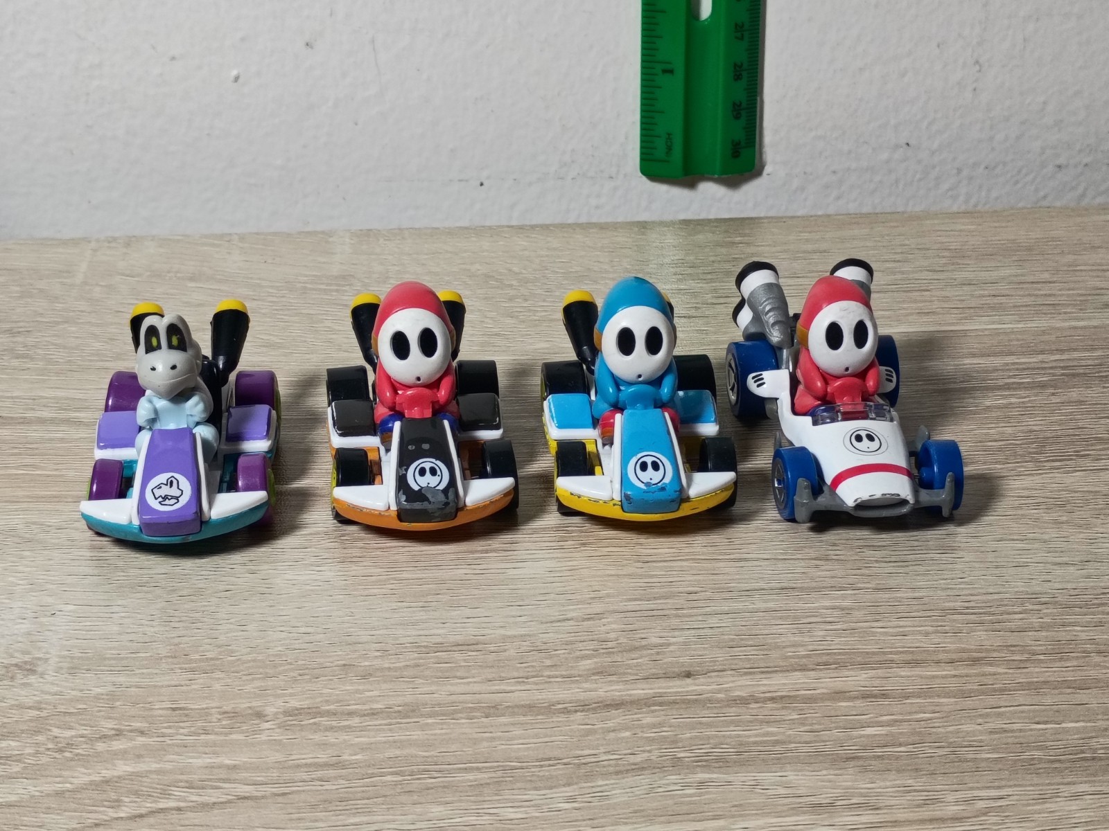 4-PK SUPER MARIO KART Hot Wheels Dry Bones Blue Red Shy Guy B-Dasher Standard