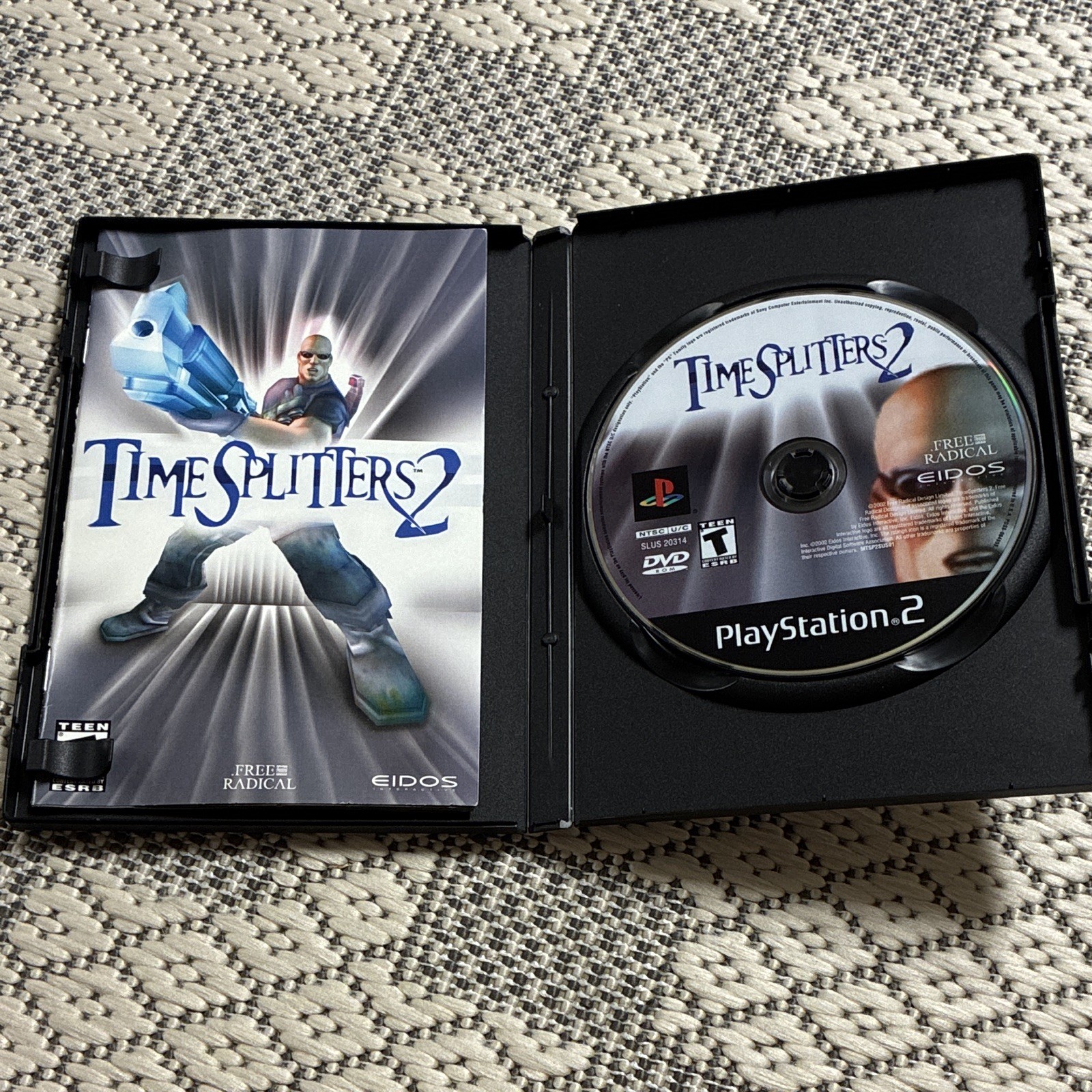 Eidos TimeSplitters 2 Manual Included PS2 NTSC-U/C T-Teen 2002 Multiplayer