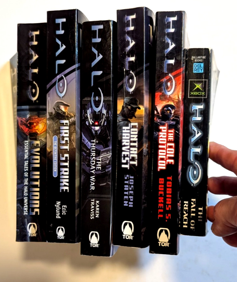 HALO Series X-Box mostly 1st Edition Lot PB Books