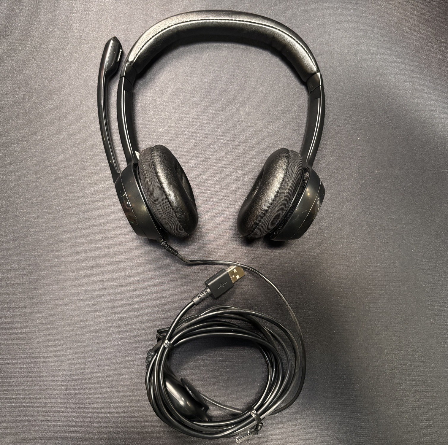 Logitech H390 USB Computer Headset with Noise-Canceling MIC – Black USB-A