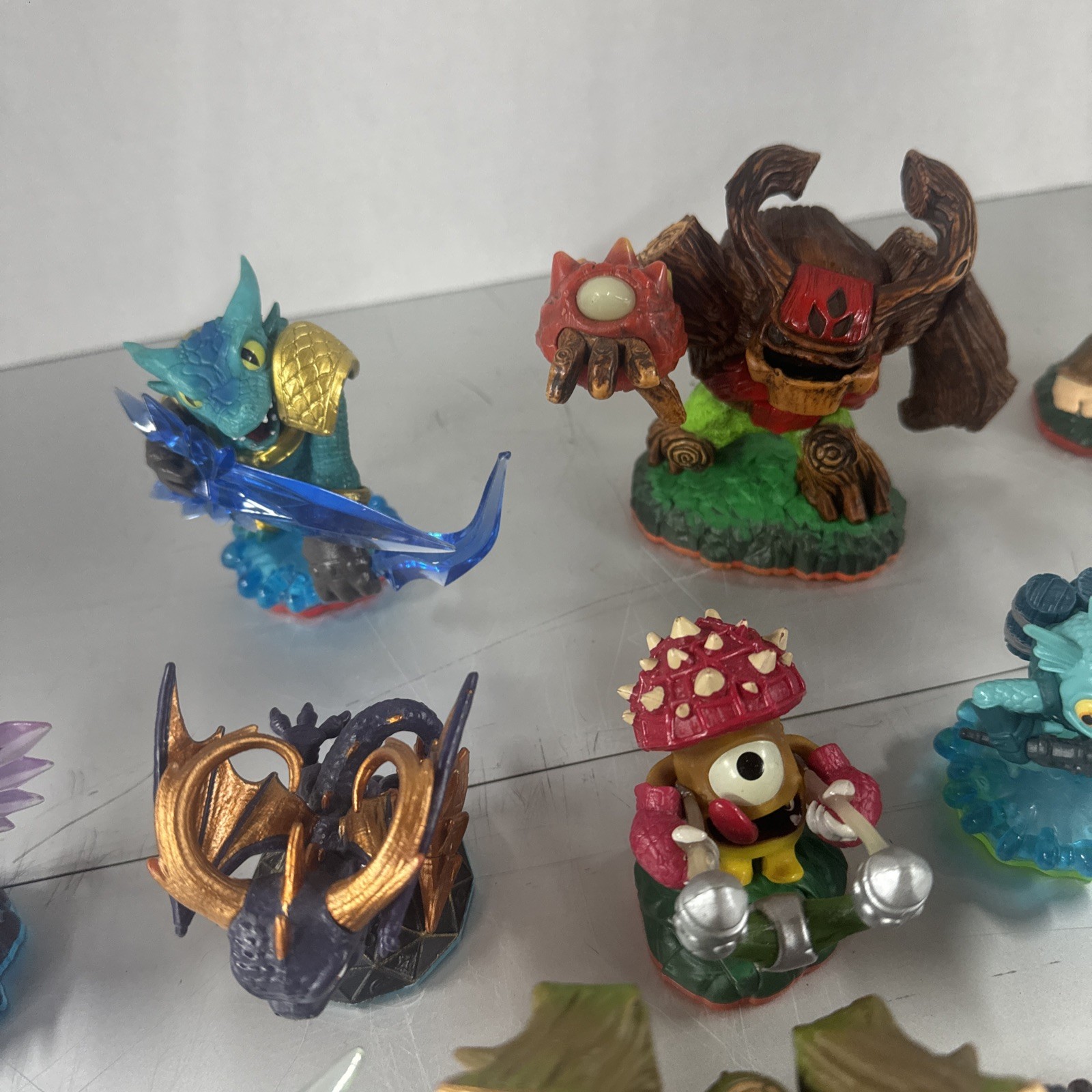 Skylanders Trap Team Lot Of 17 Figures, One Missing Hand
