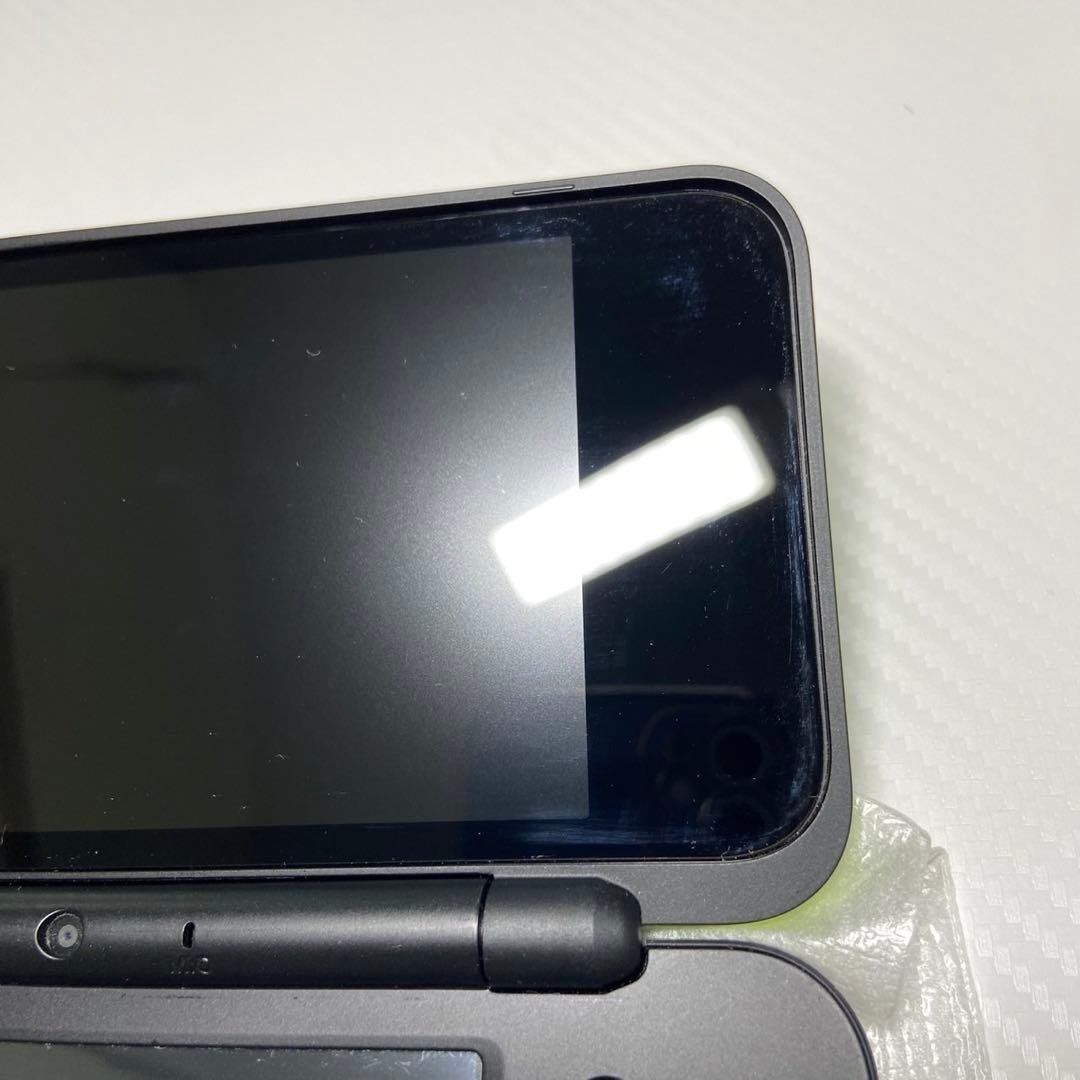 Nintendo New 2DS LL Black Lime Complete in Box Tested 6932