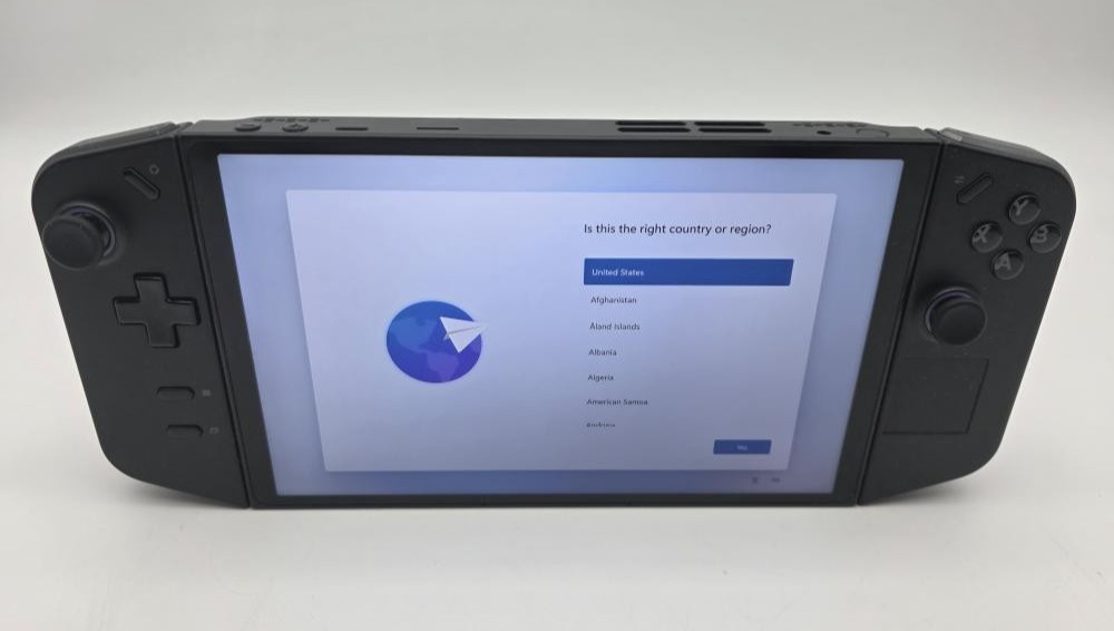 Lenovo Legion Go 8APU1 *2TB SSD* 16GB RAM, 8.8″ 144Hz, AMD Ryzen Z1 Extreme, PC