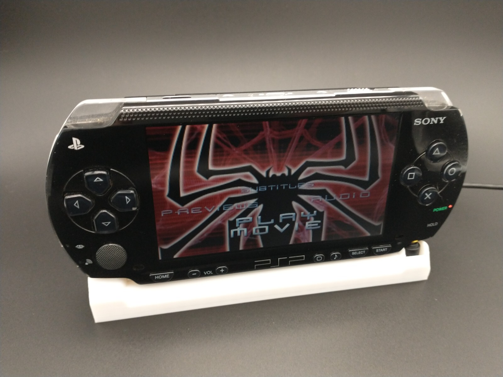 SONY PSP 1000 2000 3000 LOW PROFILE CHARGING DISPLAY STAND – Optional UMD Holder