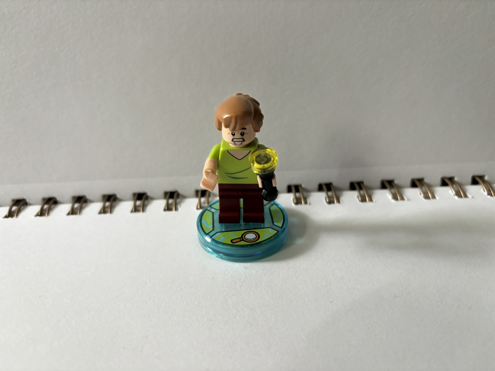 Lego Dimensions Shaggy figure with base and flashlight