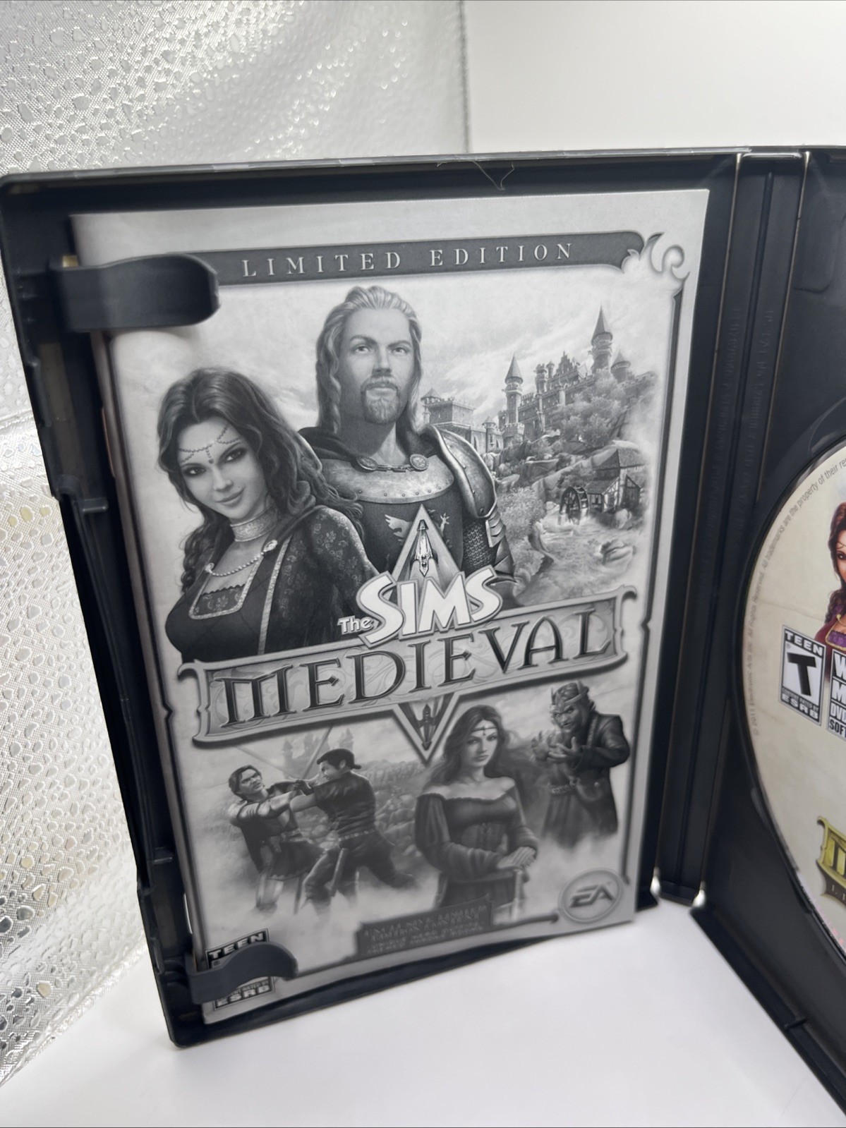Sims Medieval Limited Edition Game (PC Windows/Mac, 2011)