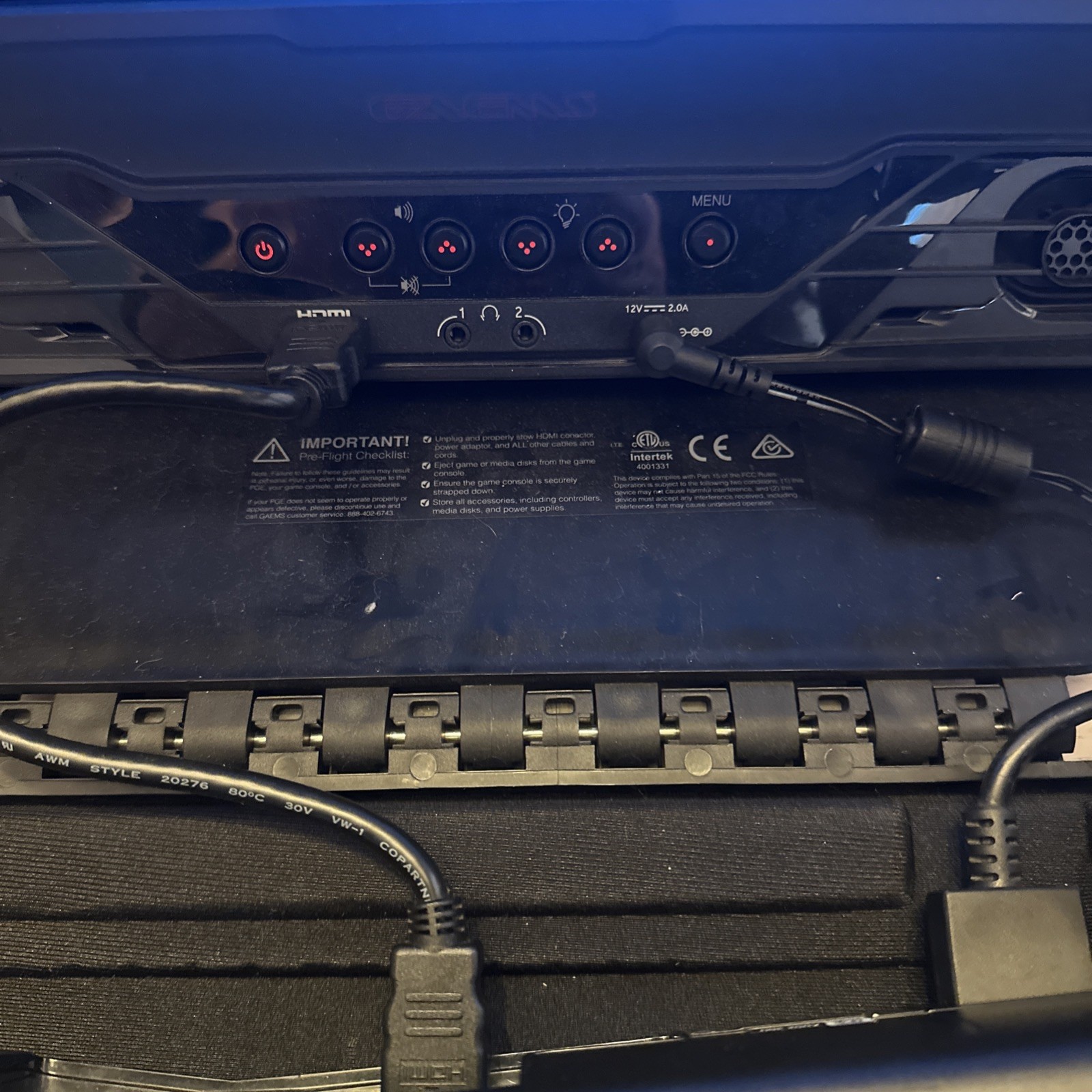 Gaems G155 Portable Gaming Monitor Case With XBOX360!! – READ DESCRIPTION