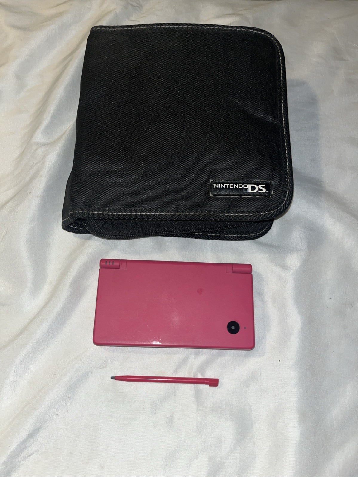 Hot Pink Nintendo DSi With Black Carrying Case Tested & Factory Reset