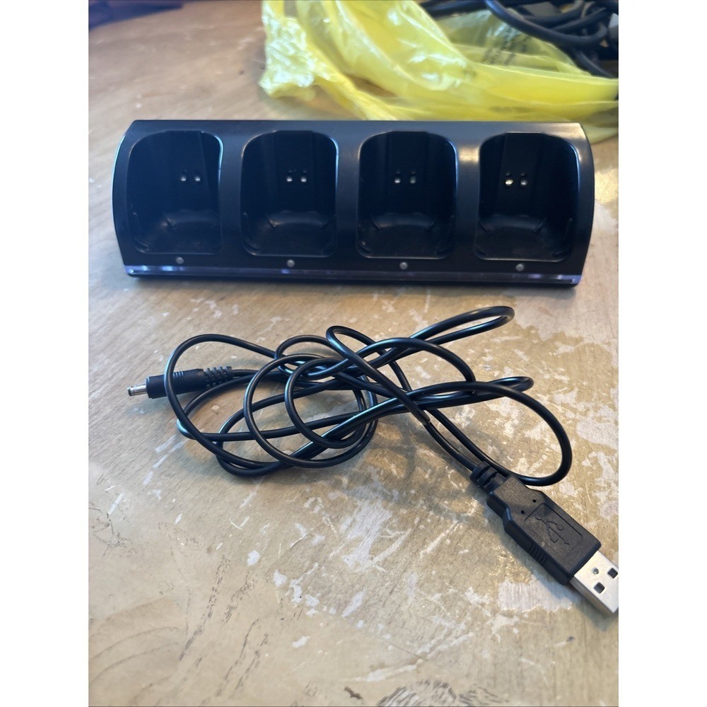 Wii Remote Charger 4X Conductive Model GPCT926 with USB Cable – Black