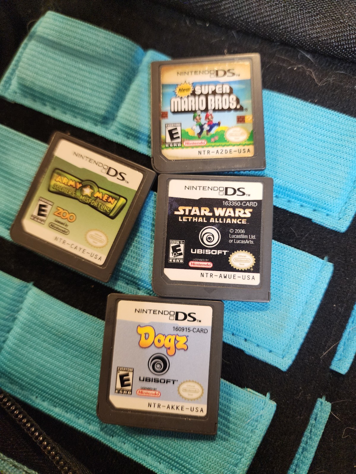 Nintendo 2DS Black/Blue Console Bundle W/ Case Charger & (5) Games *Tested