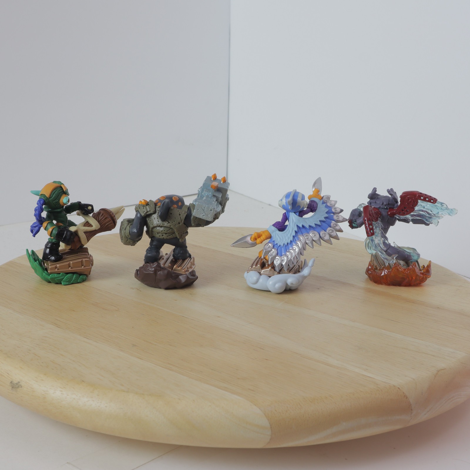 Skylanders Mixed Lot of 22 Figures, Vehicles and Magic Items – Mostly Untested