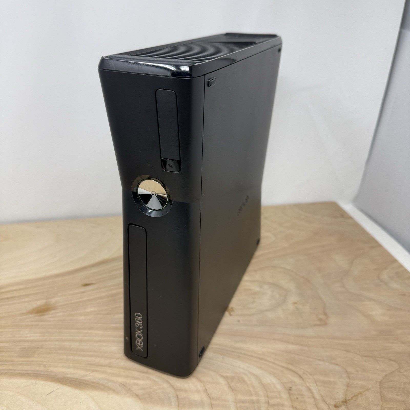 Microsoft Xbox 360 S Model 1439 Console Only – Powers On But No Video Output
