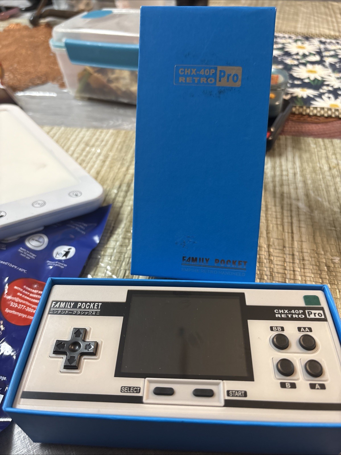 Clearance Sale: Family Pocket CHX-40P Retro Pro Handheld Game Console New