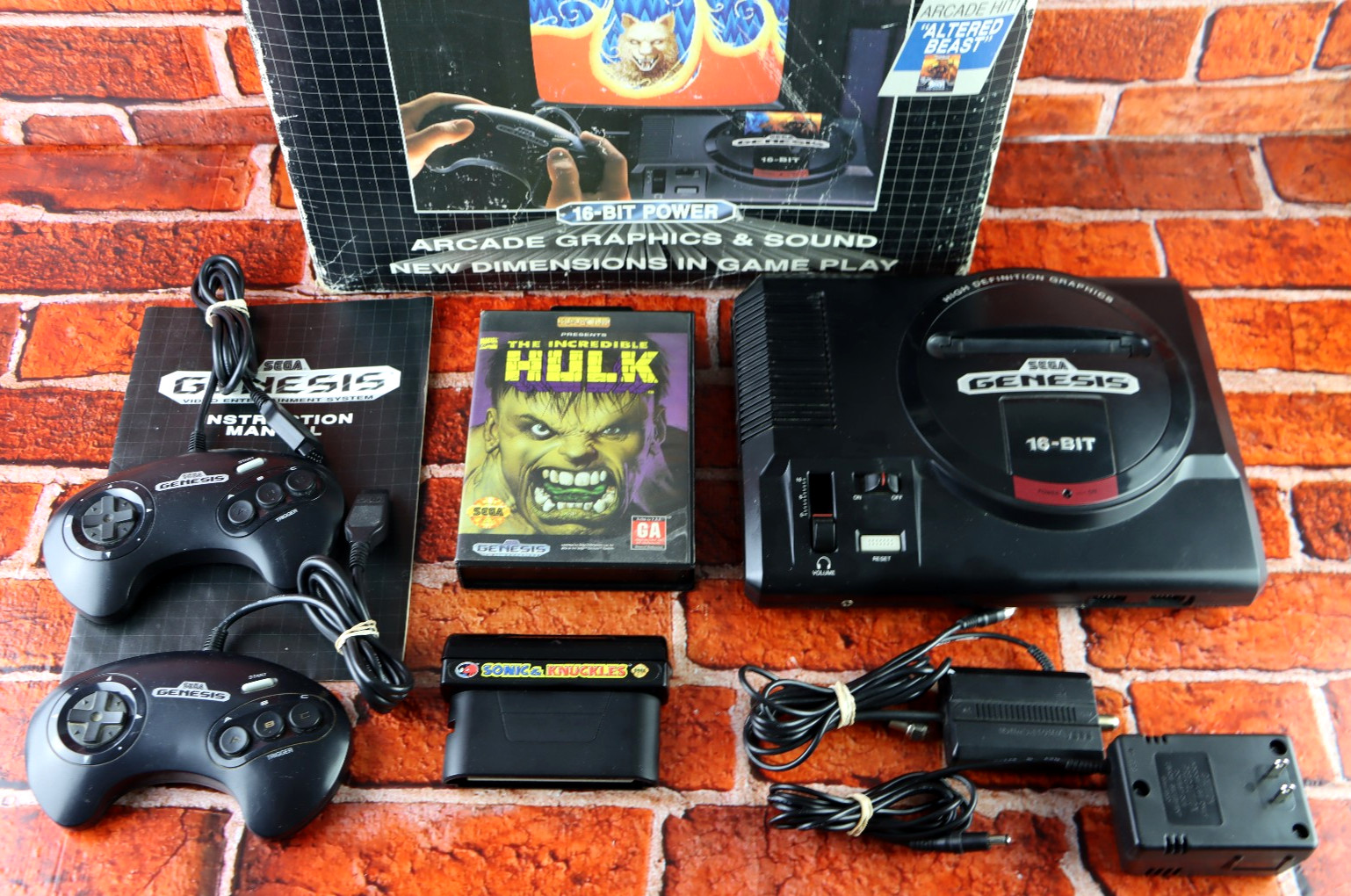SEGA Genesis 16-Bit Model 1601 High Definition Graphics In Box Bundle WORKING