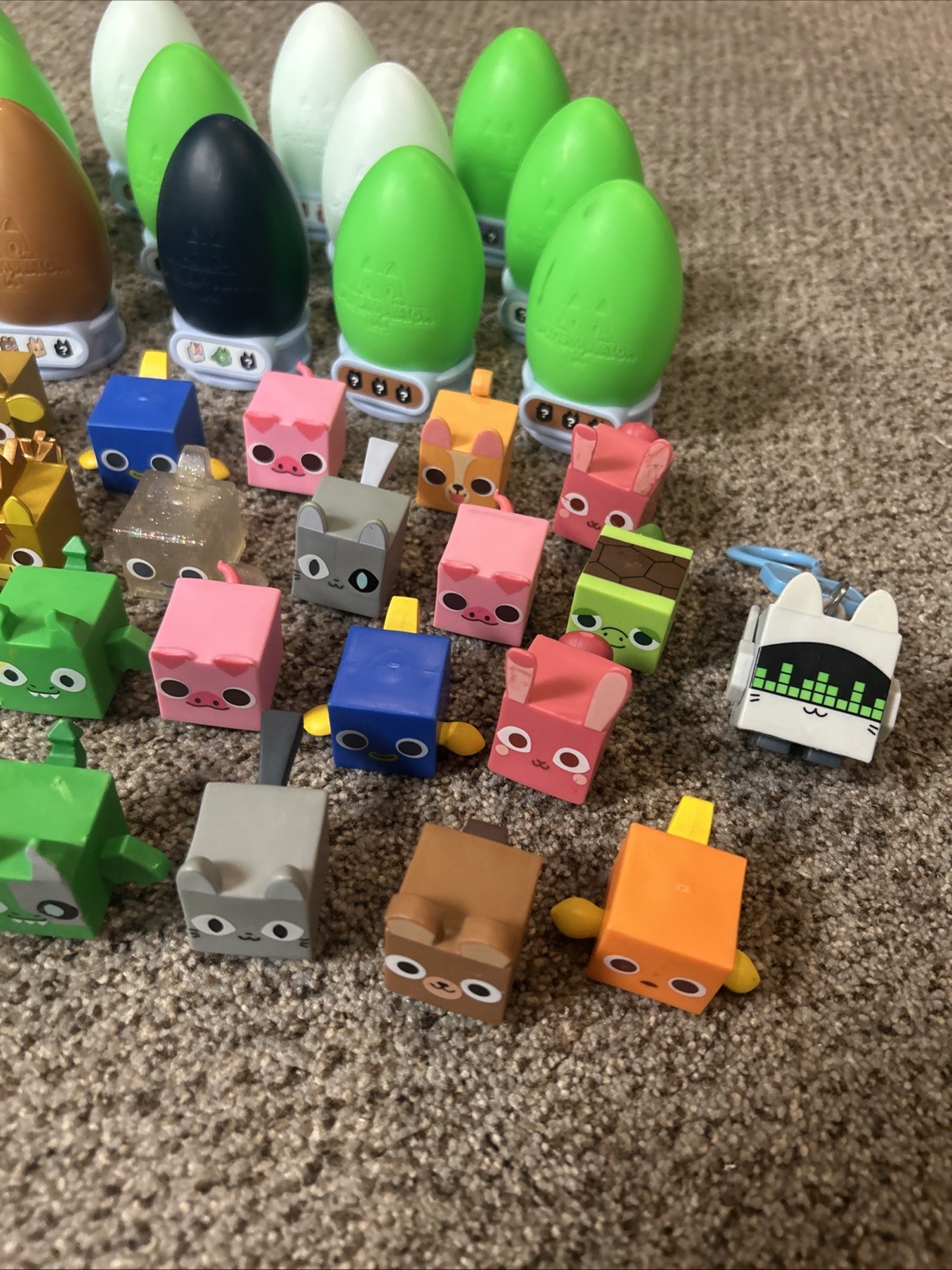 Pet Simulator X Series Large Lot Eggs Figures Keychains