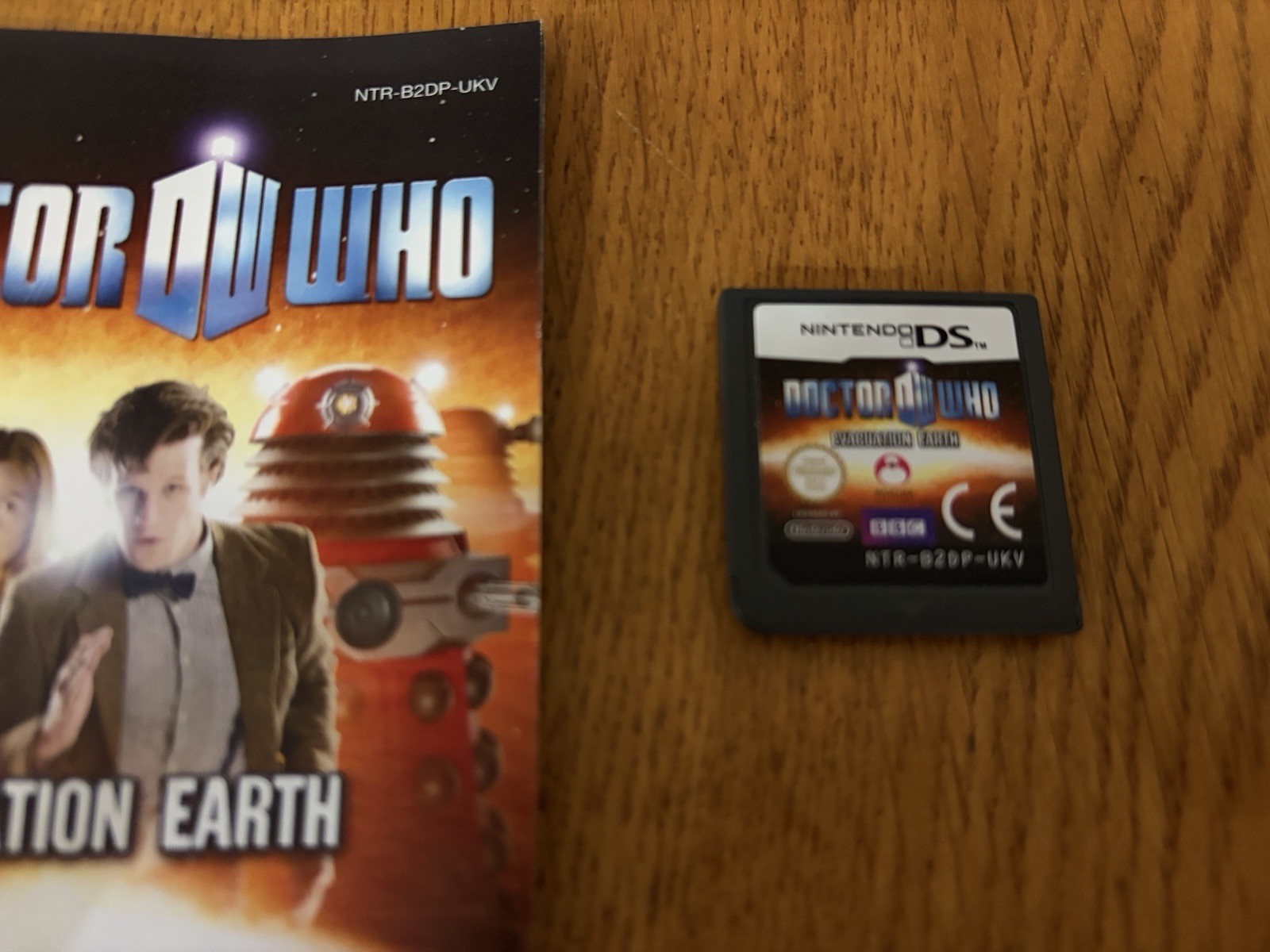 DOCTOR WHO EVACUATION EARTH NINTENDO DS 2010 COMPLETE GAME MANUAL CASE
