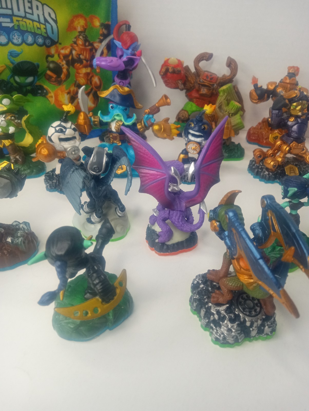 Huge Skylanders Lot 19 Figures With Carry Case Rare