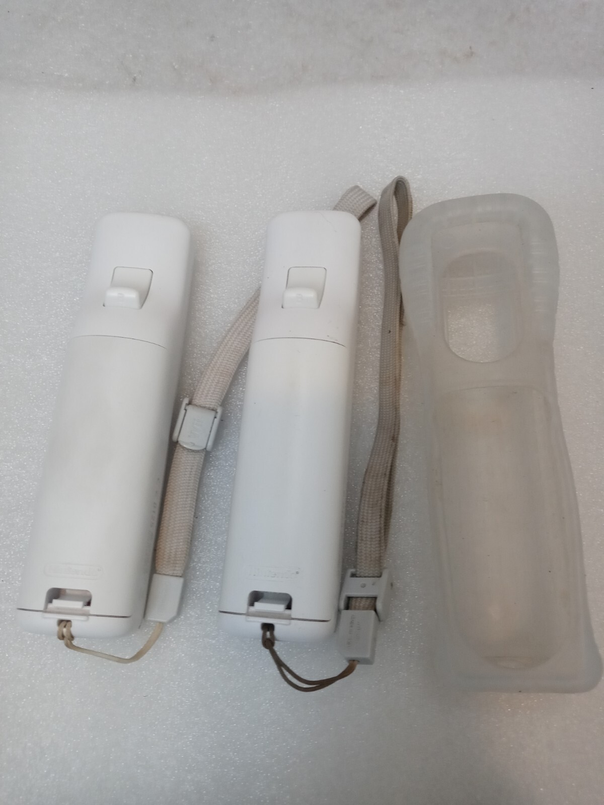Nintendo OEM Wiimote Remote White Motion Plus Controller Official Tested x2