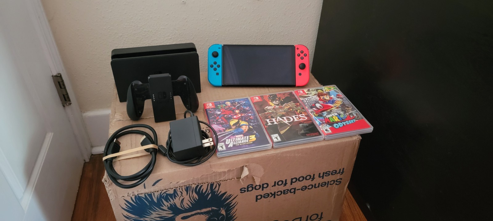 Microsoft Xbox Series X + Nintendo Switch OLED w Cables + Controllers
