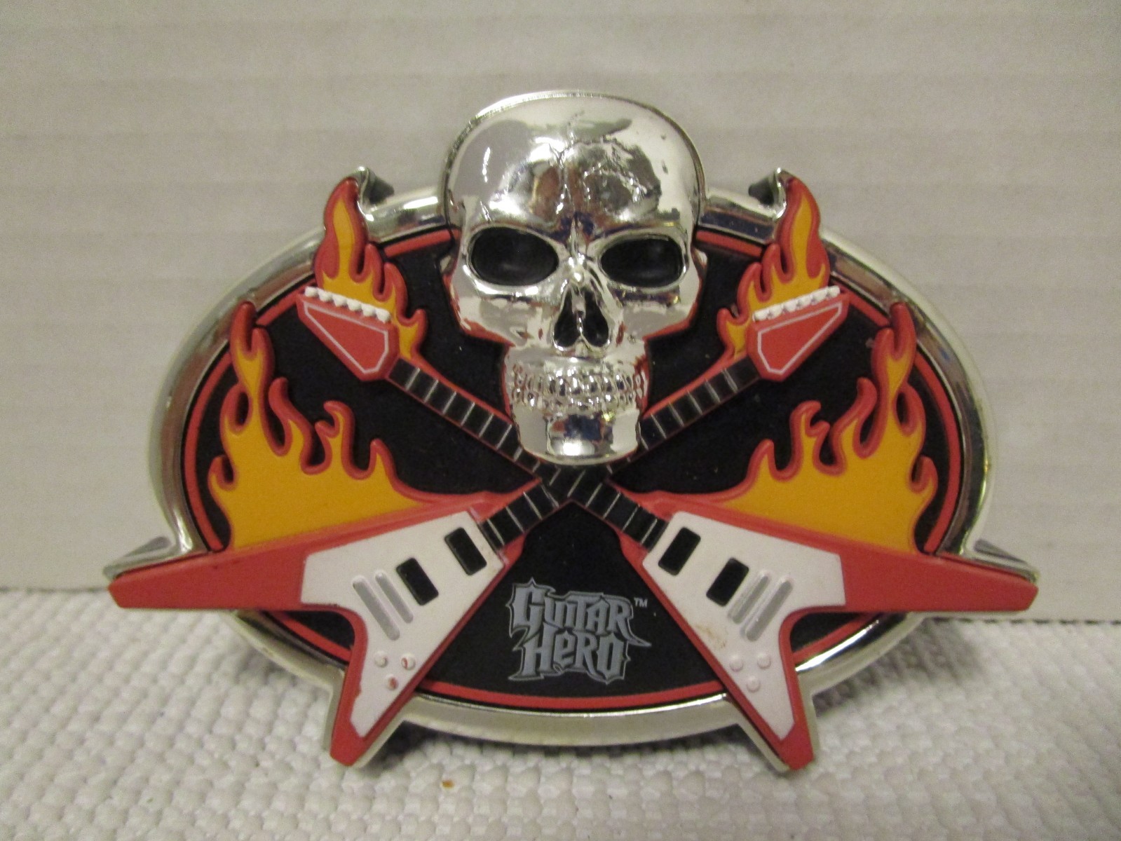Guitar Hero 4.25″ Belt Buckle with Crossed Guitars Skull & Flames 2007 Jada Toy