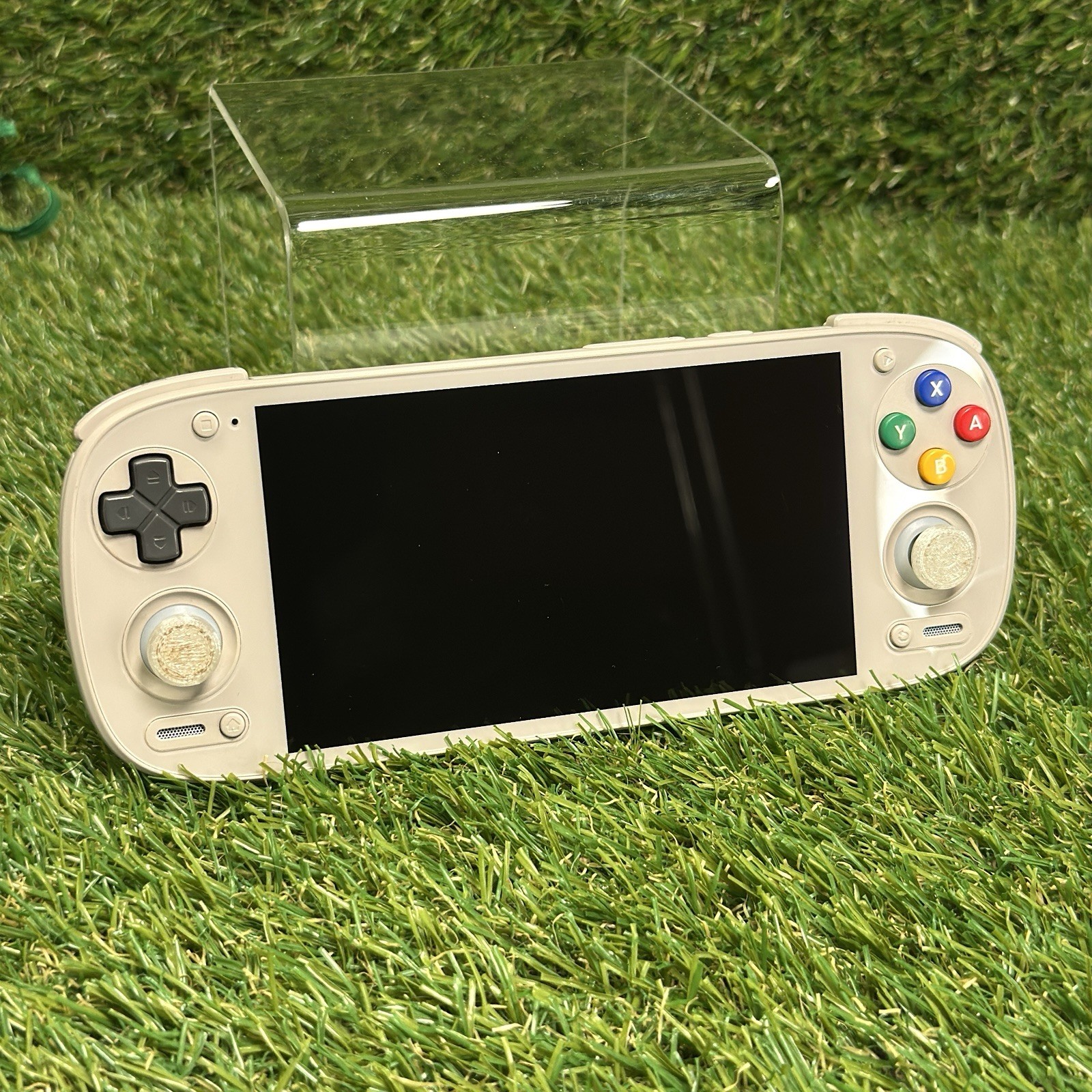 Retroid Pocket 5 Handheld Console White , New Grip, No case included