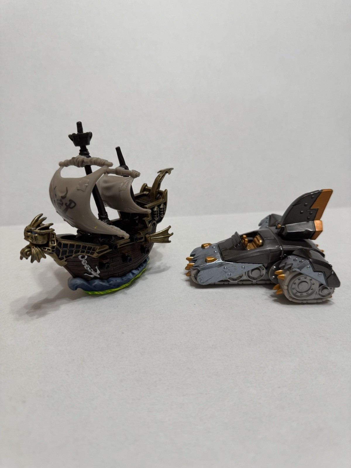 Lot Of 10 Skylander Activision Action Figures and Vehicles Set, 2011-2015