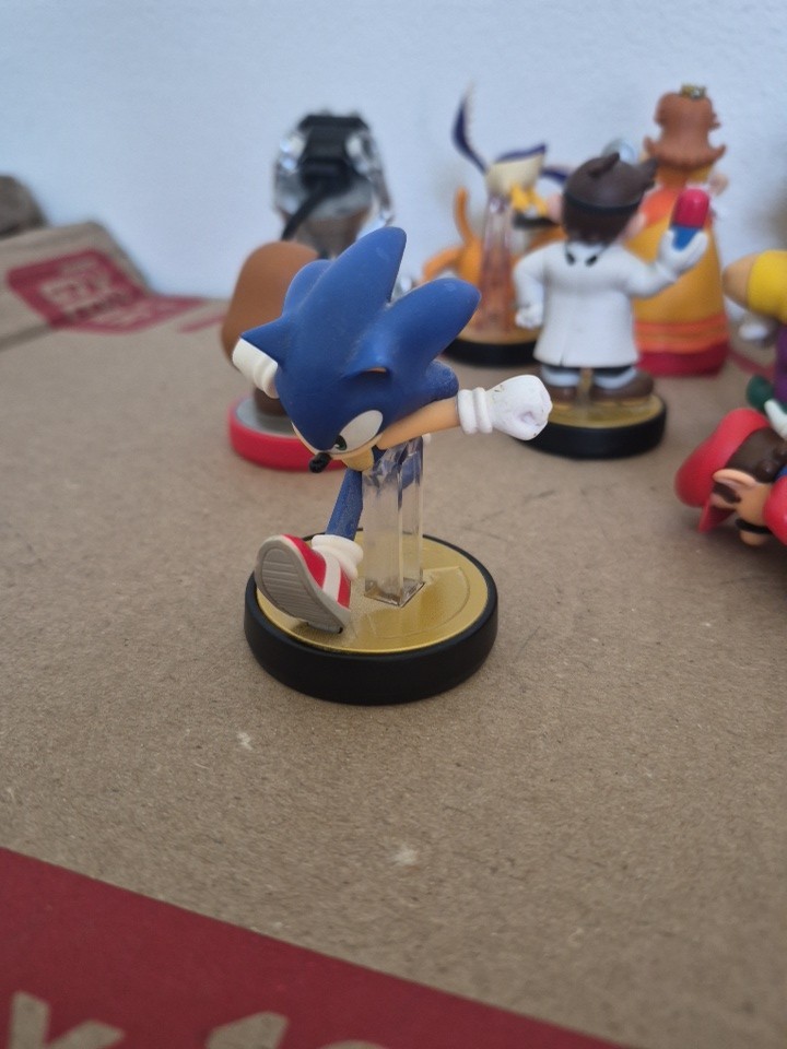 Nintendo Sega Amiibo Lot 12 Figures Dr Mario yoshi Duck Hunt Sonic Authentic