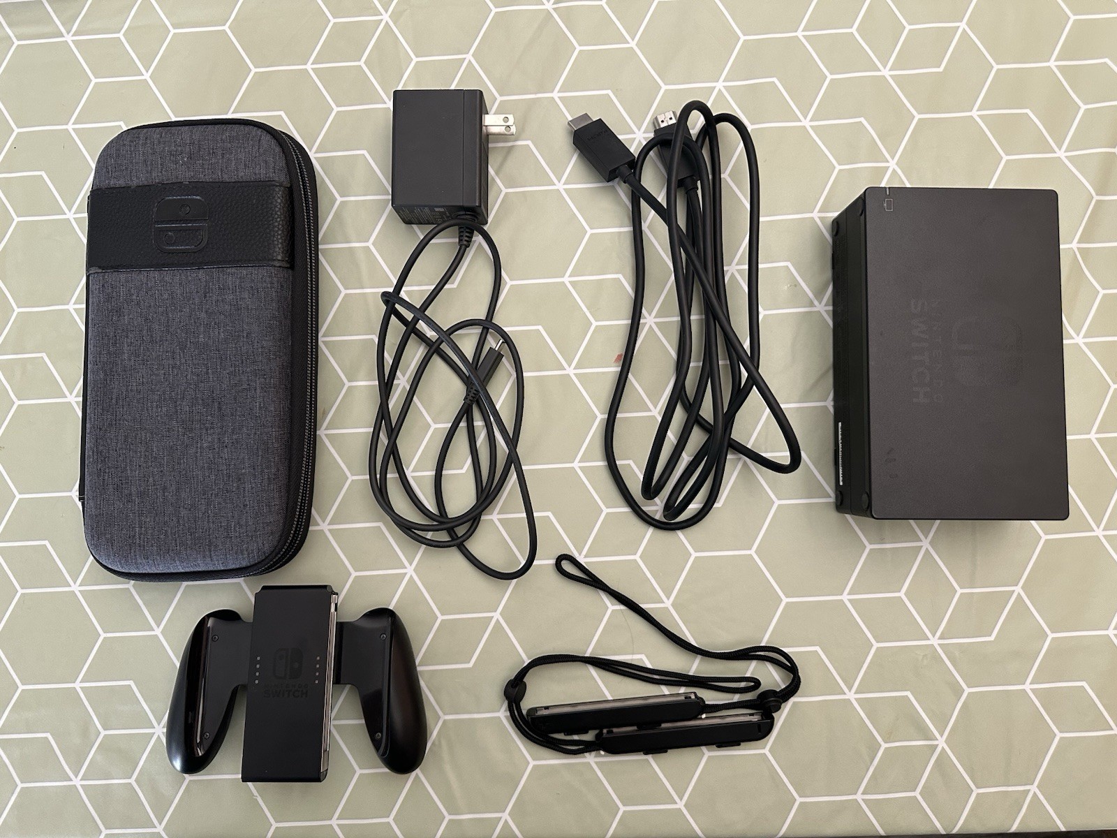 Nintendo Switch Console Bundle w/ Dock, 2 Pro Controllers, Case & 5 Games