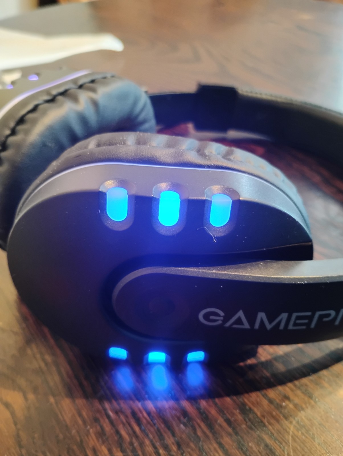 GAMEPRO Over-Ear Gaming Headset Black with LED Lights Ear-Cup (Over the Ear)