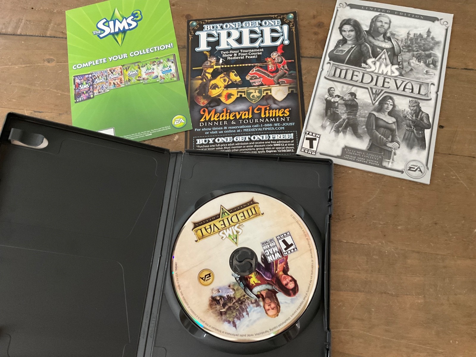 Sims Medieval Limited Edition Game (PC Windows/Mac, 2011)