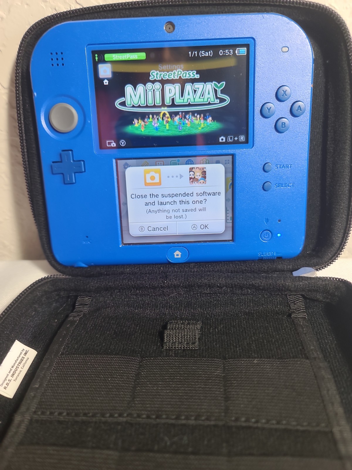 Nintendo 2DS Blue/Black Handheld Console Wi-Fi 4GB Region Free FTR-001 W/Game