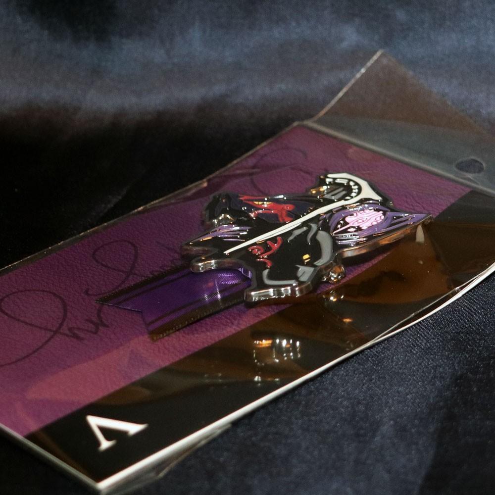Devil May Cry 5 V Emblem Brooch Capcom Store Limited Edition DMC Pin Badge