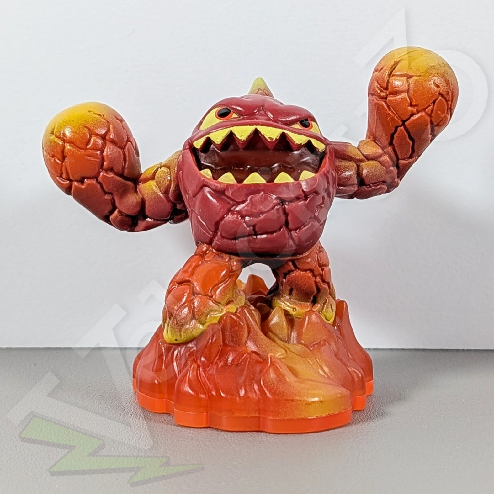 Skylanders Giants Figure – Eruptor Lightcore (Orange Base)