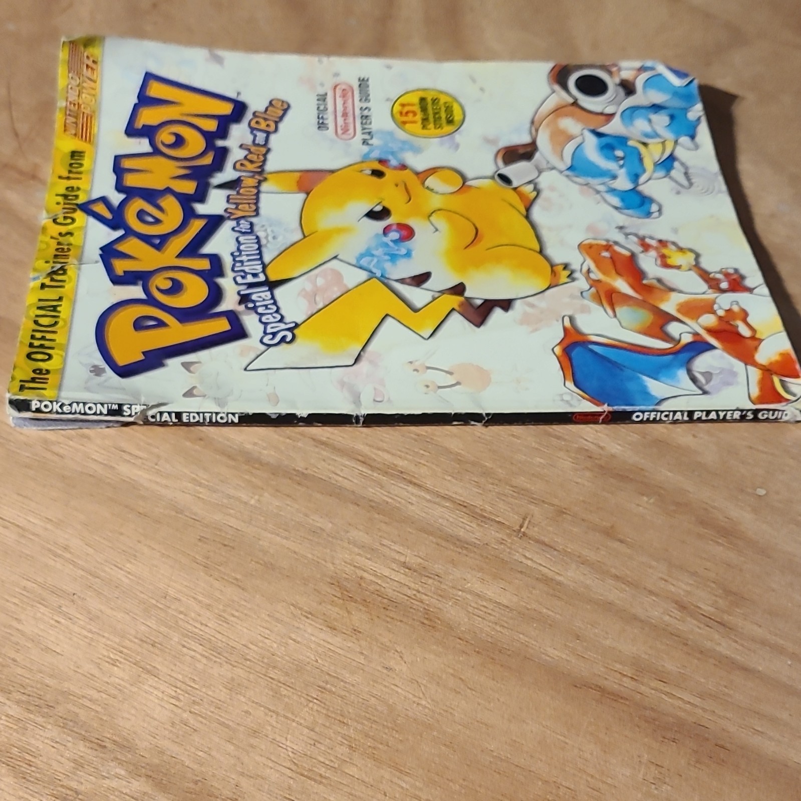 Nintendo Trainer’s Guide Pokémon Yellow Red Blue w/ 151 Stickers
