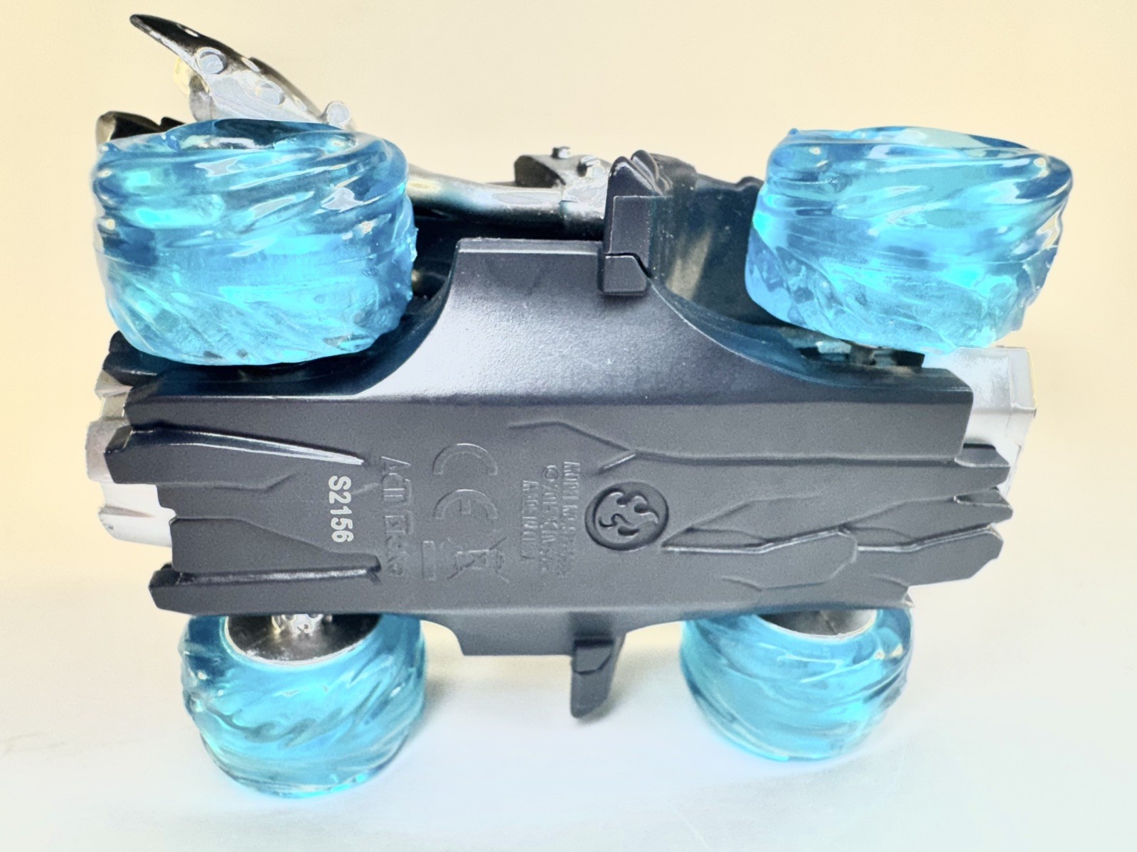 Skylanders Superchargers Dark Spitfire & Hot Streak Vehicle.