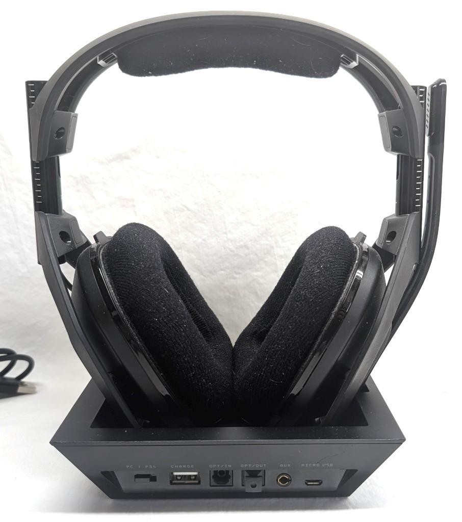 ASTRO A50 Wireless Gaming Headset Gen 4 PS4 PS5 PC Base Station Black Working