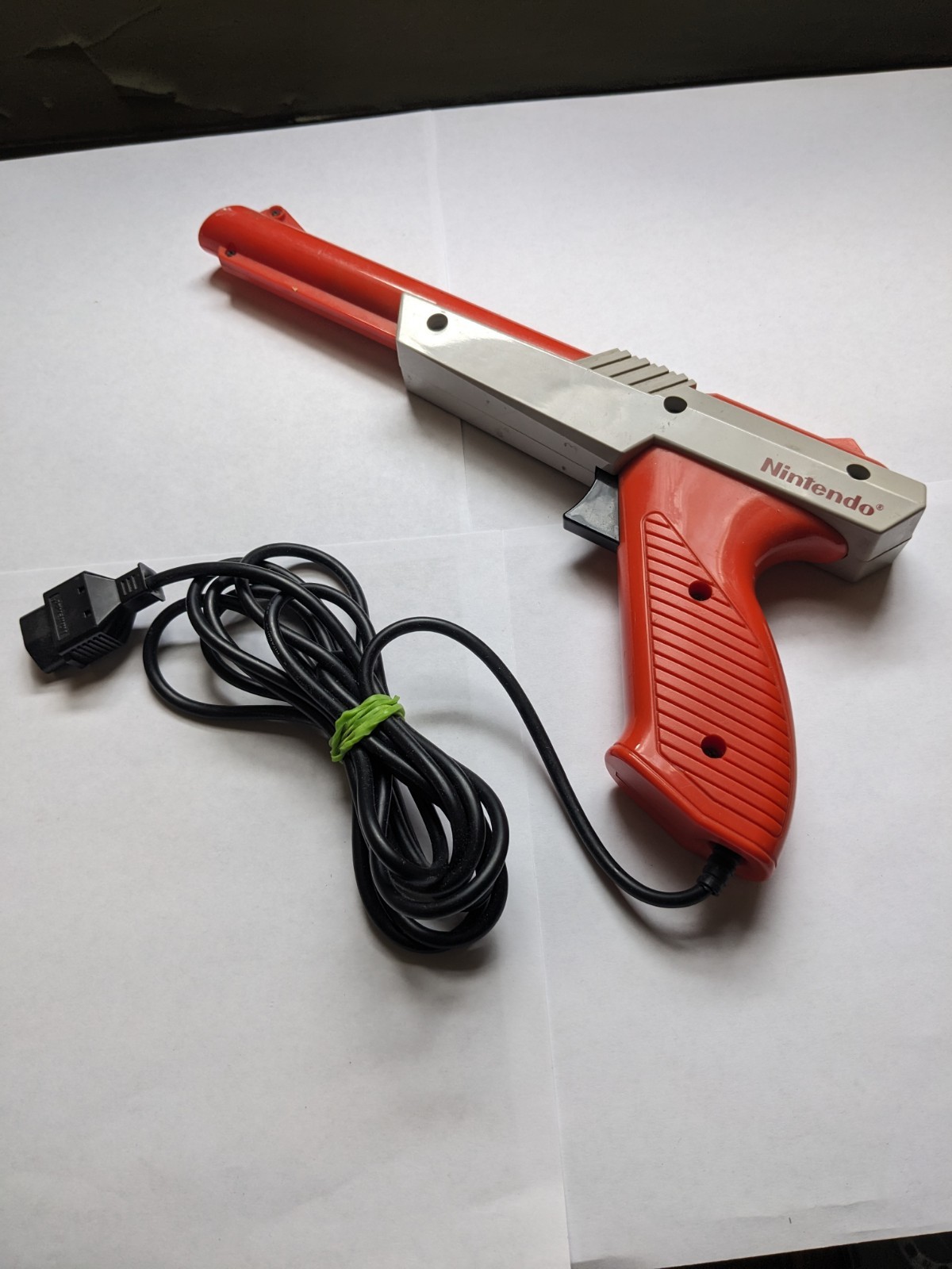 Nintendo NES Zapper Light Gun Controller Wired Orange 1985