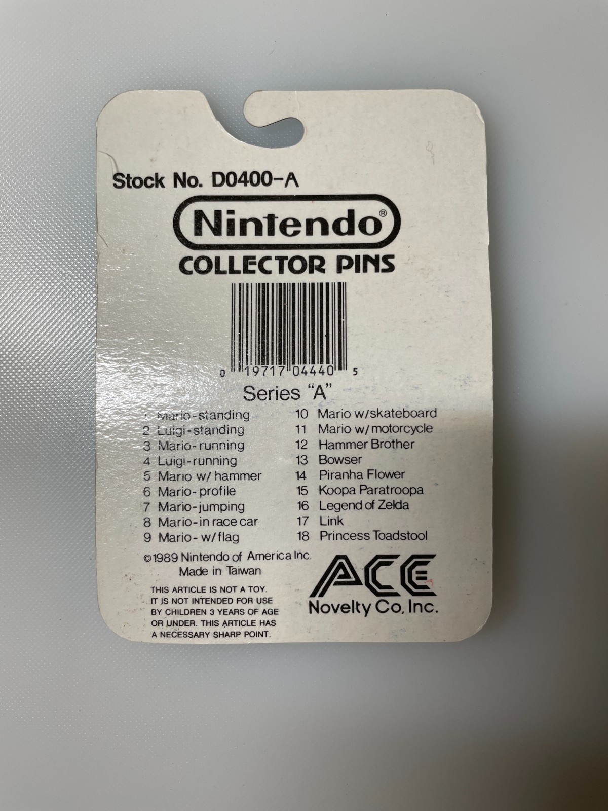 Nintendo Collectors Enamel Pin 1989 Super Mario Series “A” Running Mario #3 New