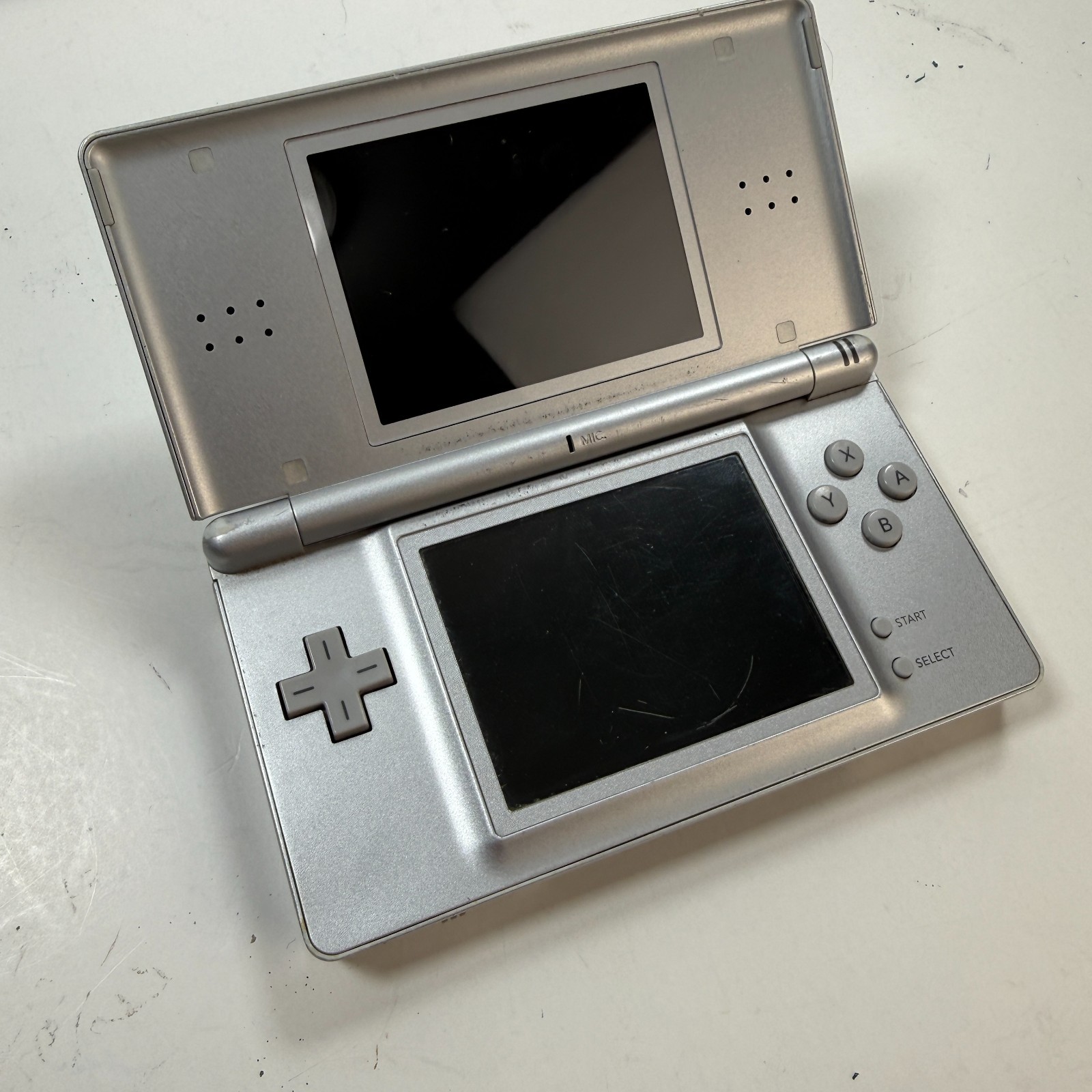 Nintendo DS Lite USG-001 Silver Handheld Console 4 Games + Charger